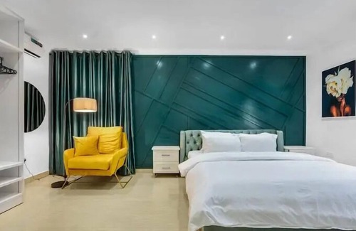 Obazu Hotel | Eagles World Hotel and Suites