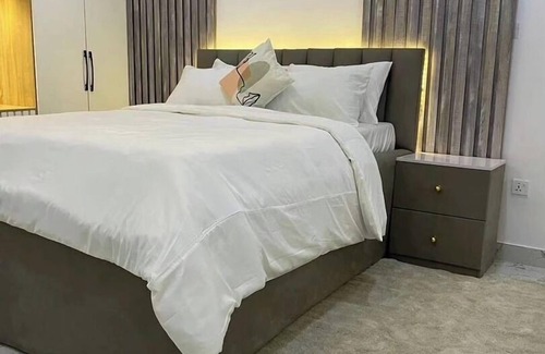 Obazu Hotel | Eagles World Hotel and Suites