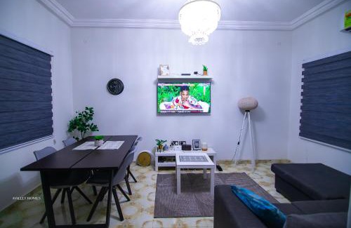 Accra Apartment | East Legon Luxury Stay - AC, Wifi, Netflix
