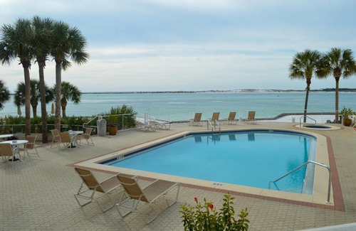 Holiday Isle House | East Pass Towers