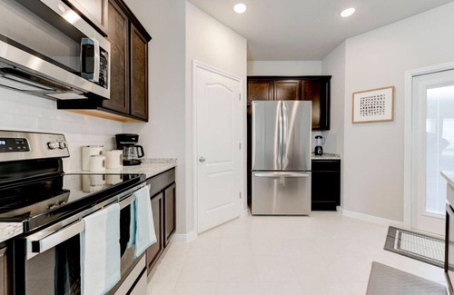 Temple House | East Temple Spacious Second Home for Workers