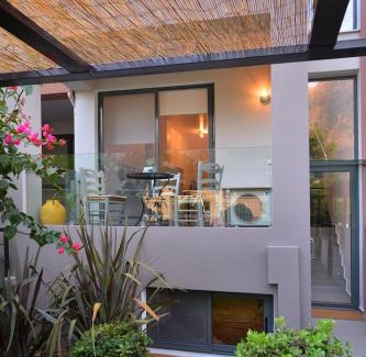 Diasella House | East-West