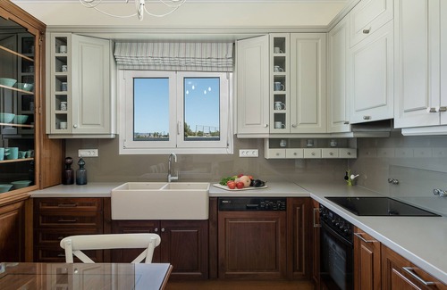 Kato Galatas Apartment | Eclectic 3-bedroom house in front of the sea