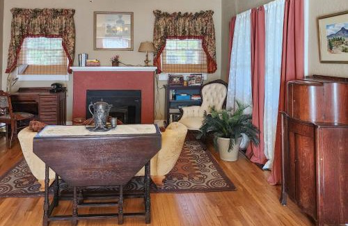 Truth or Consequences House | Eclectic Home Walk to Town and Bath District!