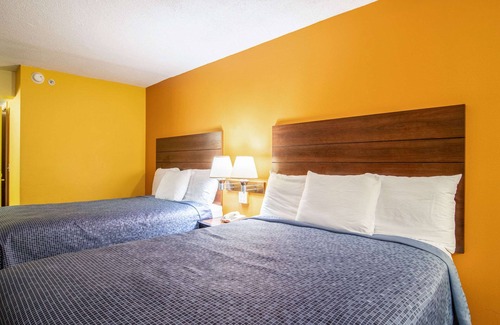 Austell Hotel | Econo Lodge At Six Flags