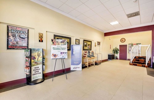 Temple Crest Hotel | Econo Lodge Busch Gardens