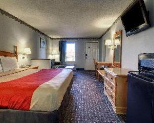 Clinton Cabin | Econo Lodge Clinton - Jackson West
