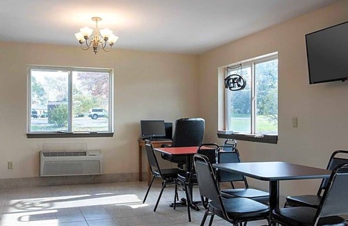 Canandaigua Hotel | Econo Lodge Inn & Suites Canandaigua