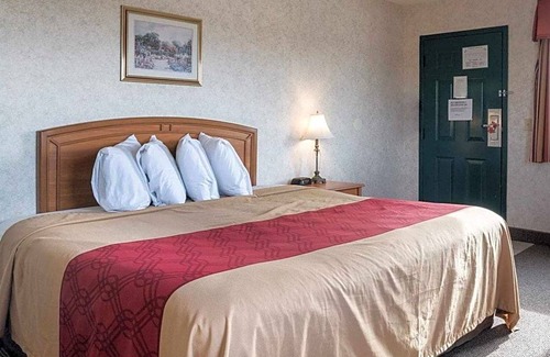 Canandaigua Hotel | Econo Lodge Inn & Suites Canandaigua