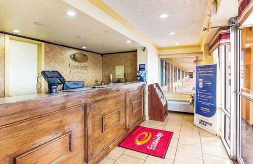 McAlester Hotel | Econo Lodge McAlester