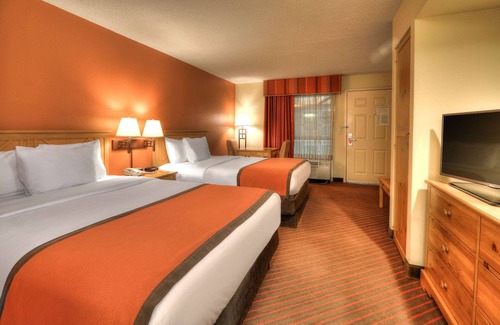 Pigeon Forge Hotel | Econo Lodge Pigeon Forge Riverside