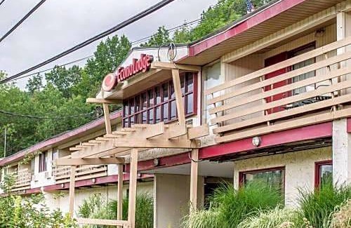 Chinchilla Hotel | Econo Lodge Summit - Scranton