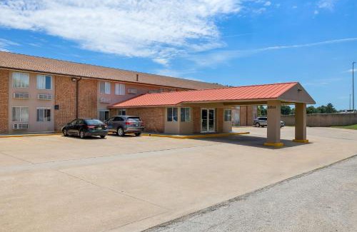 Emporia Cabin | Econo Lodge