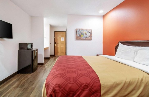 Franklin Hotel | Econo Lodge