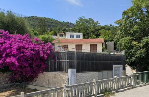 Beausoleil Villa | EDEN CAP : A delightful villa lodges 11 adults just one km away from Monte Carlo station