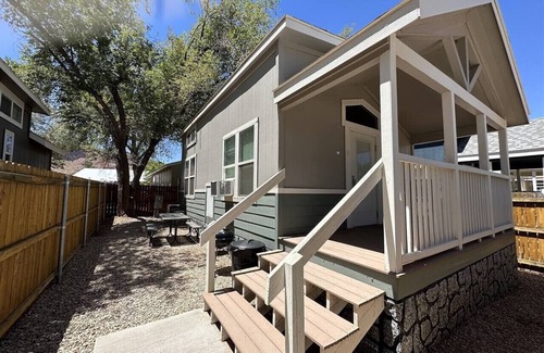 Moab House | Edge of the Desert Pine Tree Arch Cabin #15