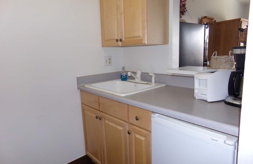 Lakeside Village Condo | Edgewater Studio One bath EWJP