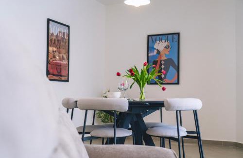 Xaghra Apartment | Egħżien Suite A2 Access to Tranquil Shared Pool