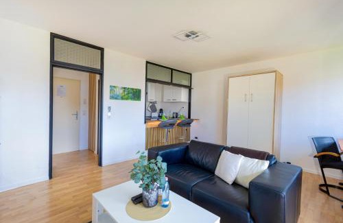 Bad Driburg Apartment | Egge Suite - Zentral in Kurklinik&Parknähe, Küche, Balkon, Badewanne, Smart TV, Arbeitsplatz, 1-3P