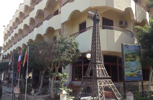 Sheraton Road -Sakkala Hotel | EIFFEL HOTEL