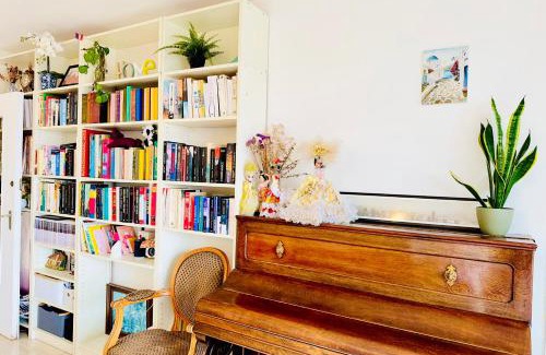 Colombes House | Eiffel Tower view Homestay,20mins to Paris