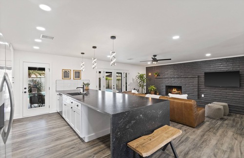Meyer Park House | El Descanso in Meyer Park - Heated Pool
