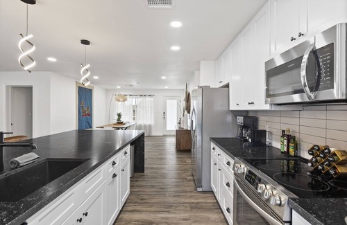 Meyer Park House | El Descanso in Meyer Park - Heated Pool