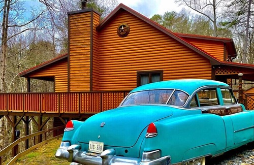 East Ellijay House | El Dorado Lodge, Not Just A Cabin, But A Unique and AUTHENTIC Mountain Retreat!