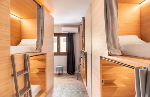 Cort Hostel | El Josemari Youth Hostel - Albergue Juvenil