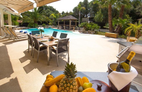 Antibes Villa | EL PARADISIO Splendid 5 STARS Villa atypical in Antibes with overflowing swiming pool