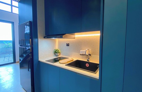 Pinang Apartment | Elegant 2BR Loft Garden Villa at Collins Boulevard Apartment