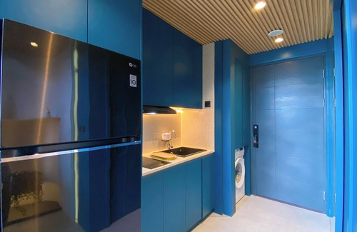 Pinang Apartment | Elegant 2BR Loft Garden Villa at Collins Boulevard Apartment