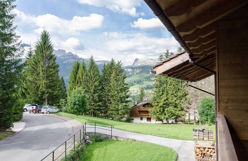 Cortina d'Ampezzo Apartment | Elegant apartment with terrace in Cortina d'Ampezzo- sleeps 5- WIFI
