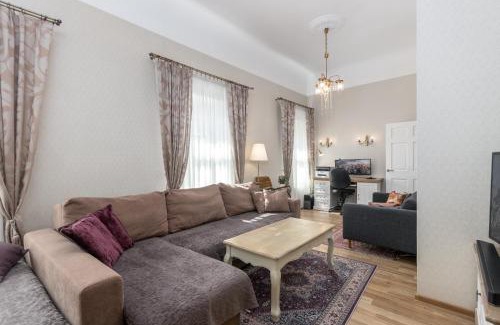 Centrs Apartment | Elegant Apartment in historical centre & Free Locked PARKING