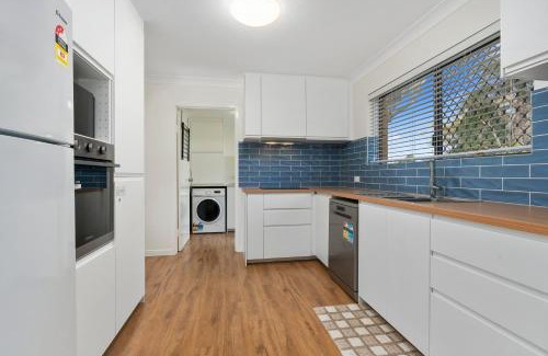 Woorim Apartment | Elegant Beachside Gem