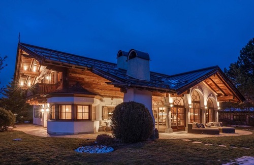 Sankt Johann in Tirol Villa | Elegant Chalet near Slopes & Village