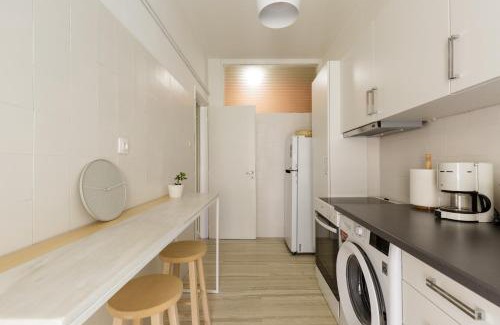 Kypseli Apartment | elegant coral apartment