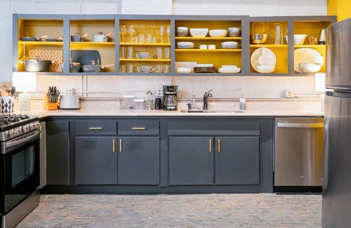 Downtown Asheville Apartment | Elegant Edgy Loft on Historic Alley Parking