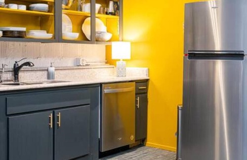 Downtown Asheville Apartment | Elegant Edgy Loft on Historic Alley Parking