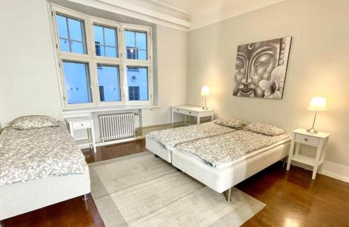 Kluuvi Apartment | Elegant Jugend city retreat 79m2