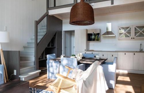 Maubray House | Elegant Mansion with Pools