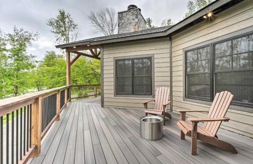 West Dover House | Elegant Mtn Chalet with Deck 1 Mi to Mt Snow!