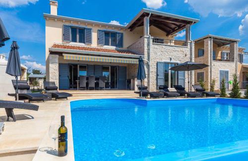 Kastelir-Labinci Villa | Elegant new villa Laura An with private pool in Porec