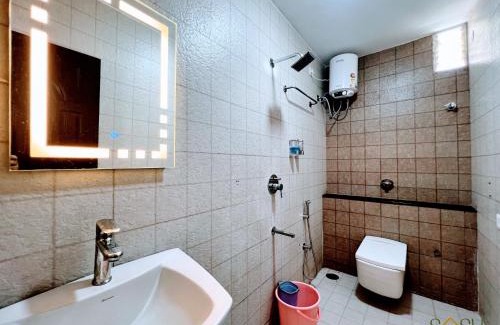 Jayanagar Hotel | Elegant Queen Room with Private Balcony & AC