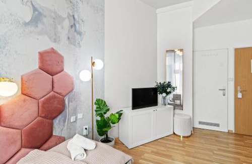 Leopoldstadt Hotel | Elegant Room Near Prater & City Center