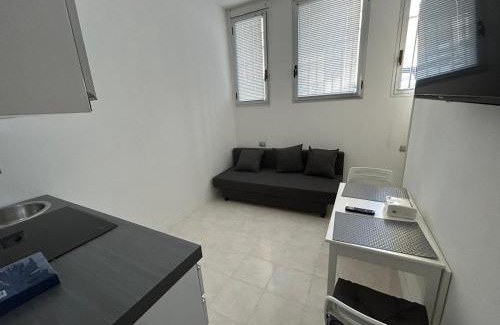 Stadera Apartment | Elegant Studio