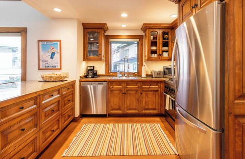 Warm Springs Condo | Elegant Three Suite Condo Steps to Warm Springs Lodge
