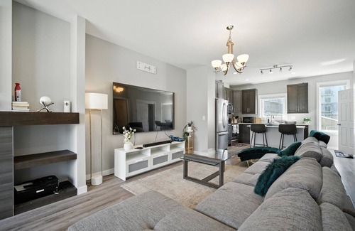 Fort Gary House | Elegant Two Bedroom Duplex