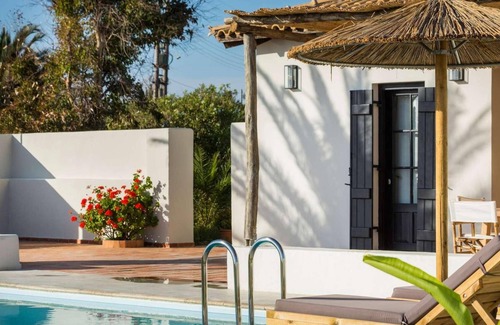 Kounopetra Villa | Elegant villa in a complex on the beachfront