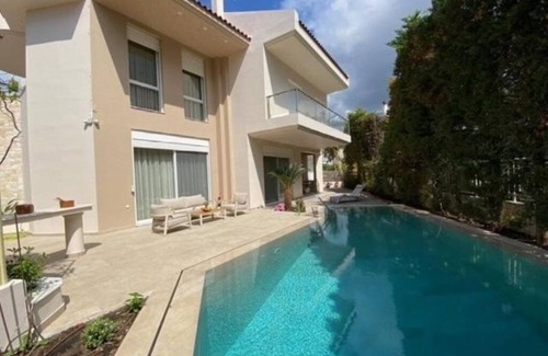 Vari Villa | Elegant villa with pool in the Athens Riviera